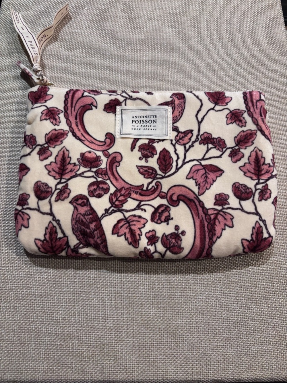 NWOT-Sézane velvet pouche